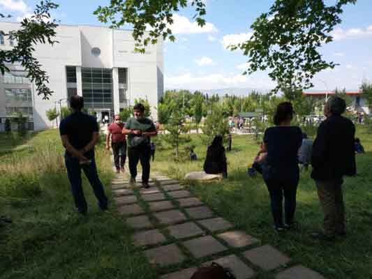 Öğrencilerin daha rahat bir şekilde sınava girebilmesi ve Korona virüsün herhangi bir şekilde bulaşmasını önlemek amacıyla LGS ve YKS'nin yapıldığı günlerin belirli saatlerine sokağa çıkma yasağı uygulandı. 