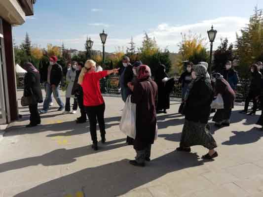 Muhtarlıklar Şube Müdürlüğü, Gençlik Merkezi, ESMEK (Opera), Emek ESMEK, 71 Evler ESMEK, Yunus Emre Çarşısı ESMEK, Turistik El Sanatları Merkezi.