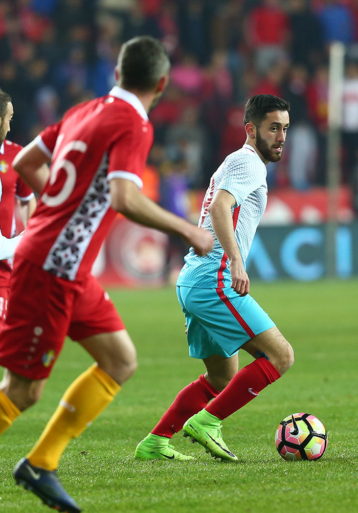 Türkiye A Milli Futbol Takımı, hazırlık maçında Eskişehir'de Moldova'yı konuk etti. Yeni Eskişehir Stadı'nda oynanan karşılaşmayı Türkiye, 3-0'lık skorla kazandı.