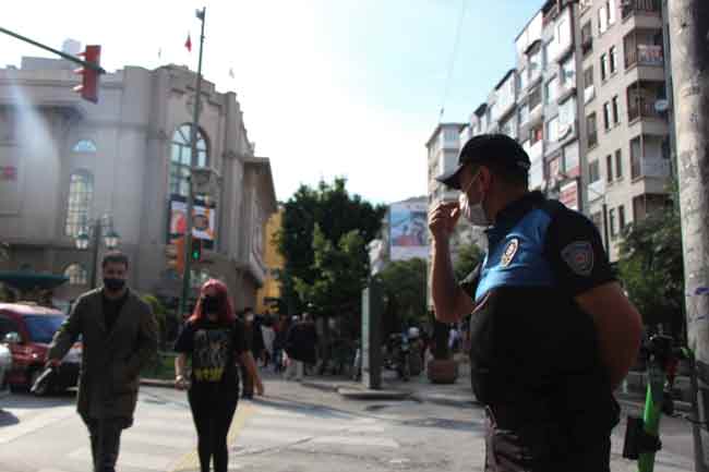 ...4 polis, 5 yunus timi ve 16 bekçinin katılımıyla maske denetimi gerçekleşti. 