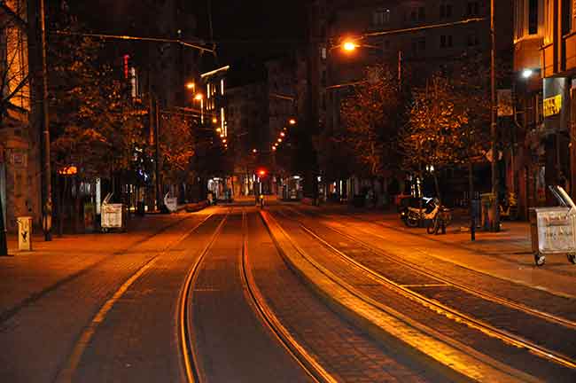 Öte yandan hafta içi kısıtlamalarının yanı sıra 4 Aralık Cuma günü saat 21.00’de başlayacak olan hafta sonu kısıtlaması 7 Aralık Pazartesi sabah saat 05.00’de sona erecek.