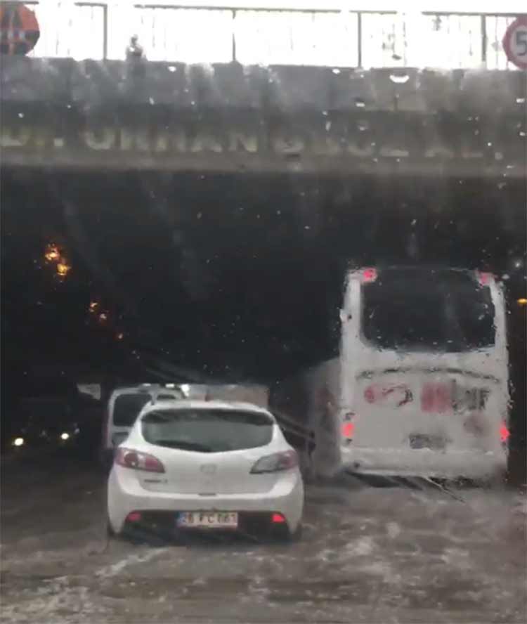 Eskişehir'de şiddetli yağmur