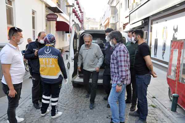 Yanına kimsenin gelmesini istemeyen şahıs, "Babam gelsin!" diyerek bağırdı.