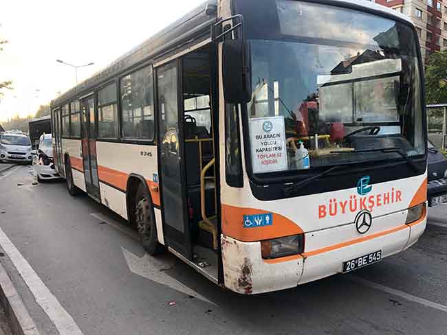 Bir süre sonra araçların kaldırılması ile trafik akışı normale döndü.