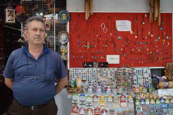 Yerli turistlerin yanı sıra il dışından gelen turistler da bölgeye akın etmeye başladı. İstanbul’dan gelen Ekrem Yılmaz, uzun zamandır Eskişehir’e gelmek istediği, ancak pandemi yüzünden bunu yapamadığını belirtti. Tokat’tan gelen Niyazi Gürgen ise, öğrencilik yıllarını yâd etmek için Eskişehir'e geldiği anlattı. Diğer yandan turistlerin bölgeyi tercih etmesiyle beraber yerel esnafın da işleri canlanmaya başladı.