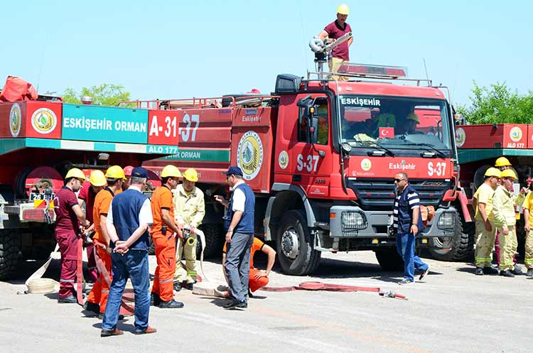 Eskişehir'de, Kocakır mevkisinde yapılan orman yangını tatbikatı, gerçeğini aratmadı. 