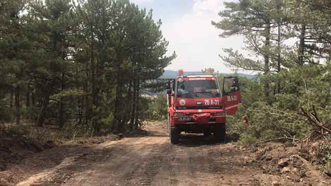 Gece saatlerinde devam eden yangın, sabaha karşı kontrol altına alındı. Sabah saatleri itibari ile soğutma çalışmalarına başlanıldı. 