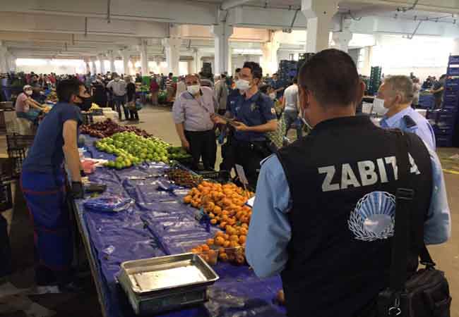 Eskişehir’de, Türkiye Güven Huzur Uygulaması kapsamında alışveriş merkezi, pazar ve toplu ulaşım faaliyetlerinde bulunan yerler denetlendi.