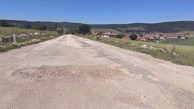 Yetkililerden isteğimiz, herhangi bir üzücü olay yaşanmadan yolun bir an önce tamir etmeleridir