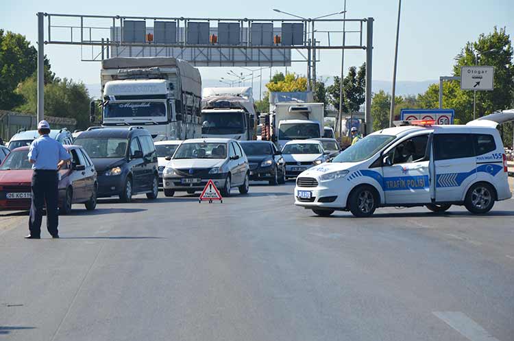 Eskişehir'de zincirleme kaza: 8 yaralı