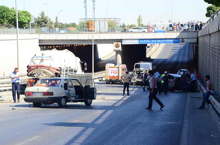 Eskişehir'de zincirleme kaza: 8 yaralı