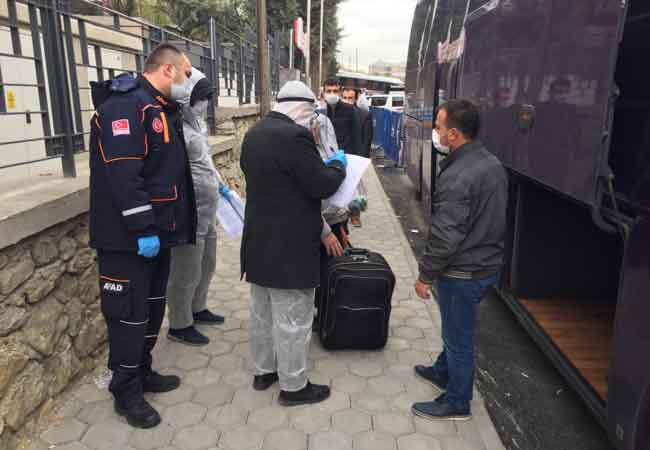 Ayrıca 38 farklı kente gönderilen vatandaşların, evlerinde de 14 gün izole olacağı da bildirildi.