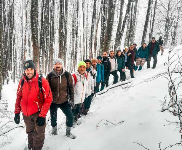 Eskişehir Doğa Aktiviteleri Grubu (ESDAĞ), karla kaplı orman manzarası eşliğinde 15 kilometrelik yürüyüş gerçekleştirdi. Eskişehir Doğa Aktiviteleri Grubu, Kütahya’nın Domaniç ilçesine giderek yürüyüş yaptı.