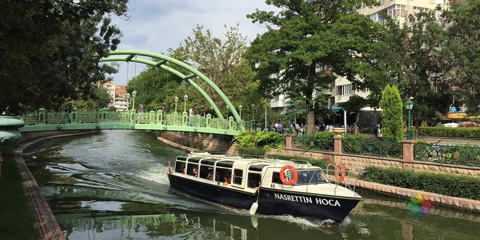 İstanbul'da 26-29 Ocak'ta gerçekleştirilecek Doğu Akdeniz Uluslararası Turizm ve Seyahat Fuarı'nda (EMITT), Eskişehir ve ilçeleriyle, yöresel ürünleri tanıtılacak.