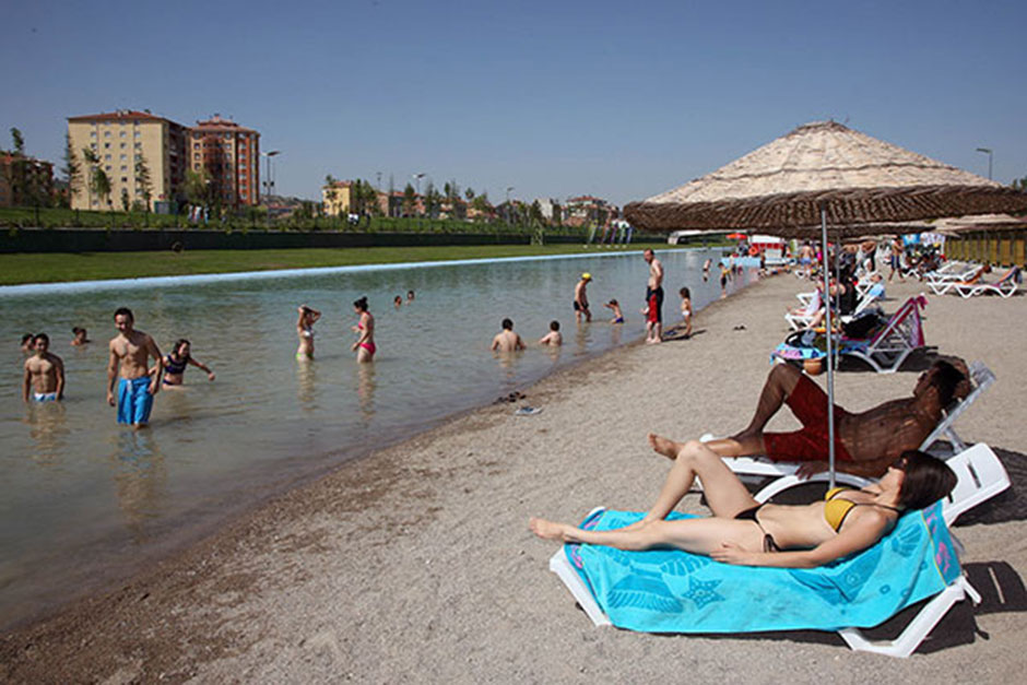 İstanbul'da 26-29 Ocak'ta gerçekleştirilecek Doğu Akdeniz Uluslararası Turizm ve Seyahat Fuarı'nda (EMITT), Eskişehir ve ilçeleriyle, yöresel ürünleri tanıtılacak.