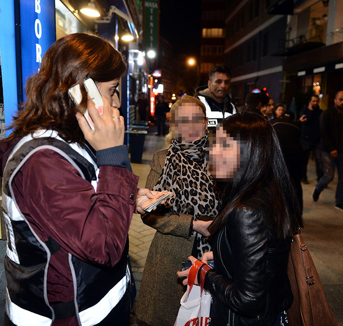 Eskişehir'de, 400 emniyet personelinin katılımıyla asayiş uygulaması yapıldı.