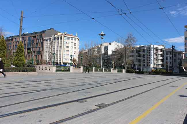 Eskişehir’de Mahalli İdareler Genel Seçimleri sebebiyle Çarşı ve Adalar bölgesi adeta sessizliğe gömüldü. 