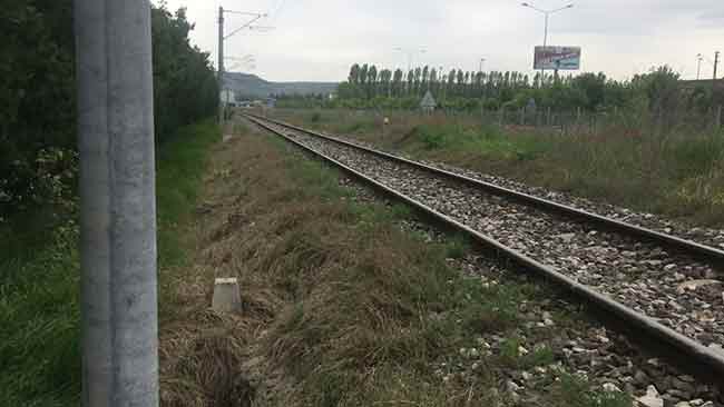 Alınan bilgiler üzerine zanlılar, gece karanlığından da faydalanıp, Eskişehir-Kütahya yolu istikametinde bulunan tren yoluna geldi.