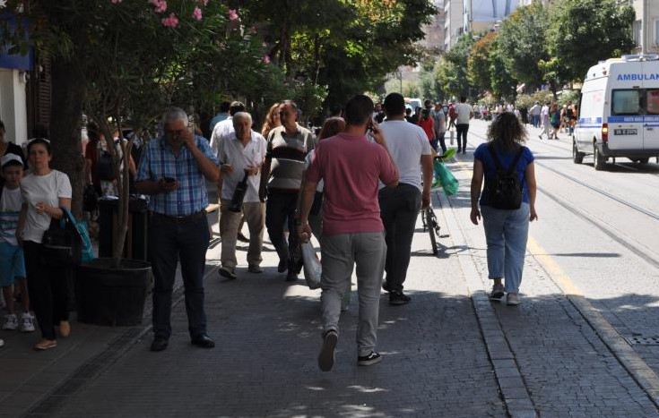 Şehrin kalabalıklaşması, küresel ekonomik sıkıntılar, mülteci sayısındaki artış ve trafik problemi gibi nedenler ile Eskişehirlilerin en ufak şeyde öfke patlaması yaşadığını düşünen bölge halkı, bazı konularda yerel yönetimi de eleştirdi. 