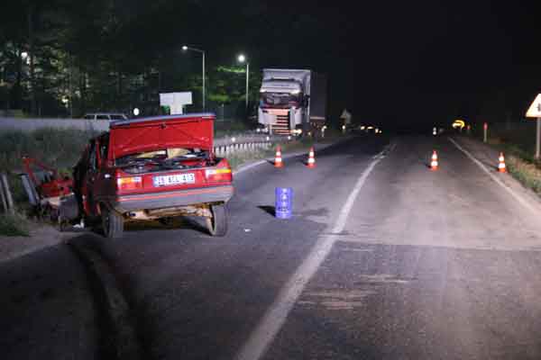 Kaza sonrasında yaklaşık 3 saat trafiğe kapanan yol, araçların çekici yardımıyla kaldırılmasının ardından yeniden trafiğe açıldı.