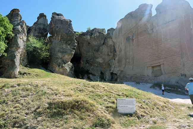 Krallığı gibi yaşamı ve ölümü üzerine de mitolojiler yazılmıştır.