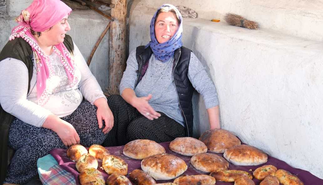 Eskişehir’in Sivrihisar ilçesi tarihi zenginliğinin yanında eşsiz gastronomisiyle de ulusal medyanın dikkatini çekiyor. Sivrihisar Belediye Başkanı Hamid Yüzügüllü liderliğinde başlatılan girişimler sayesinde ilçenin kültürel zenginliği ulusal medya aracılığı ile tanıtılıyor.  