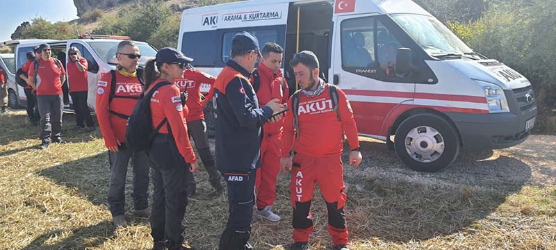 Eskişehir’de evinden ayrıldıktan sonra haber alınamaya 64 yaşındaki Nazmi Önal için 50 kişilik ekiple arama çalışması başlatıldı. 