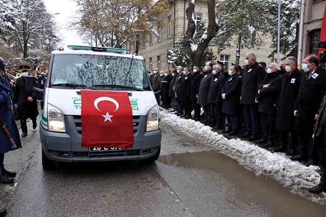 Eskişehirli Gara şehidi Uzman Çavuş Mevlüt Kahveci, öğle namazına müteakiben son yolculuğuna uğurlandı