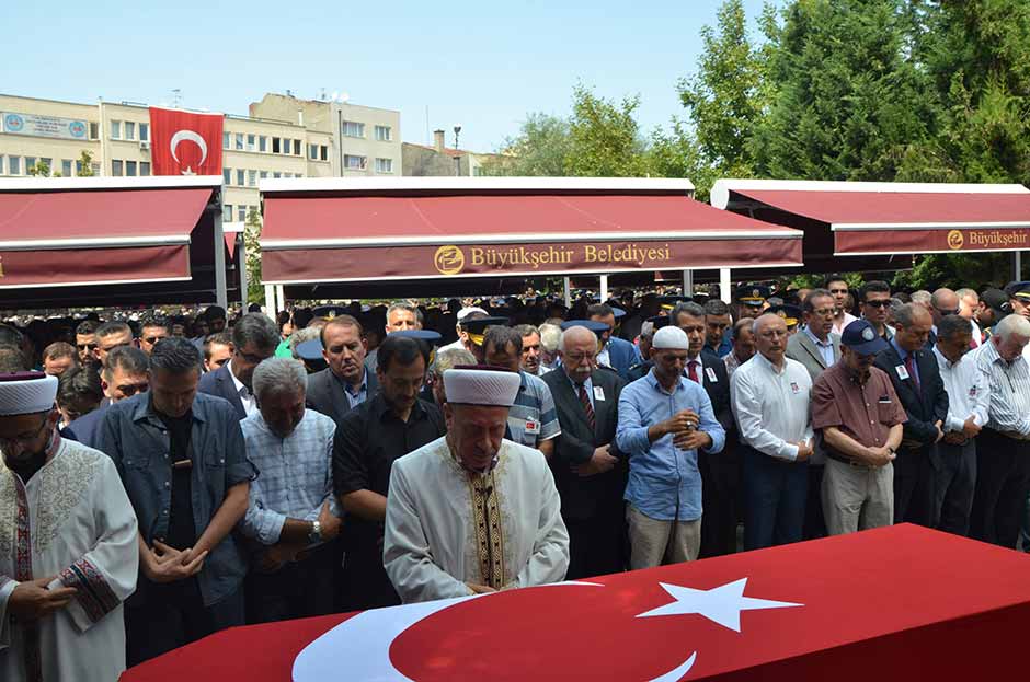 Eskişehir şehidini son yolculuğuna uğurladı