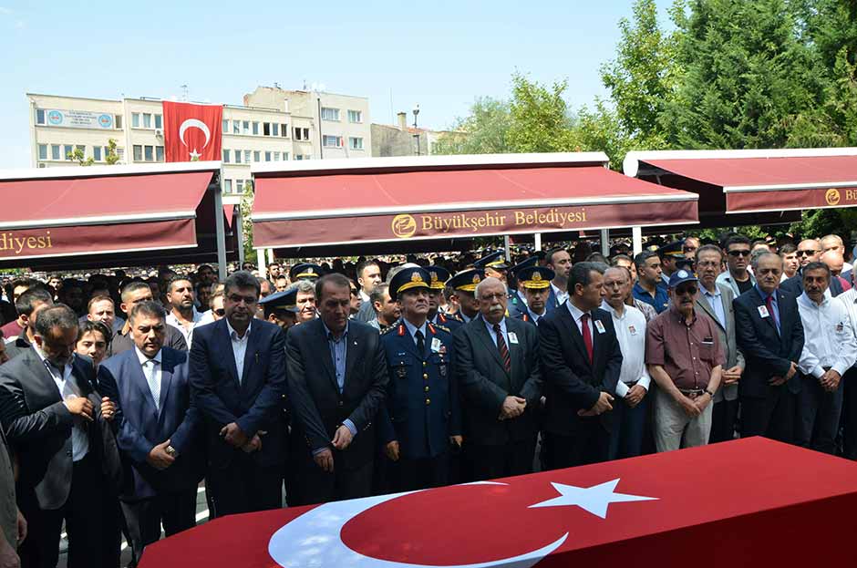 Eskişehir şehidini son yolculuğuna uğurladı