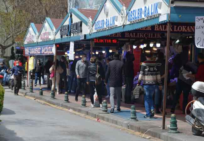 Koronavirüse karşı alınan önlemler kapsamında vatandaşların evde kalmaları yetkililer tarafından sürekli tekrarlanıyor. 