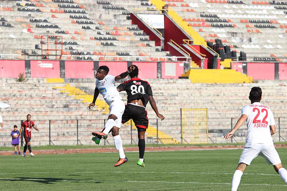 Eskişehirspor, TFF 1. Lig'in 6. haftasında sahasında Boluspor ile 1-1 berabere kaldı.