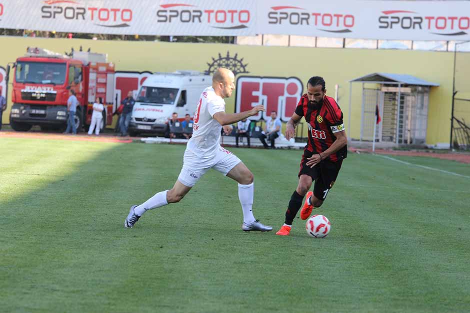 Eskişehirspor, TFF 1. Lig'in 6. haftasında sahasında Boluspor ile 1-1 berabere kaldı.