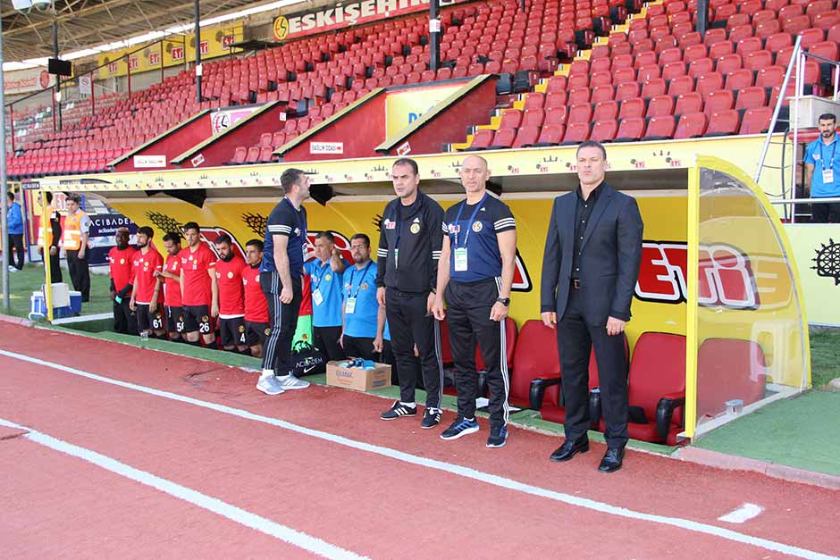 Eskişehirspor, TFF 1. Lig'in 6. haftasında sahasında Boluspor ile 1-1 berabere kaldı.