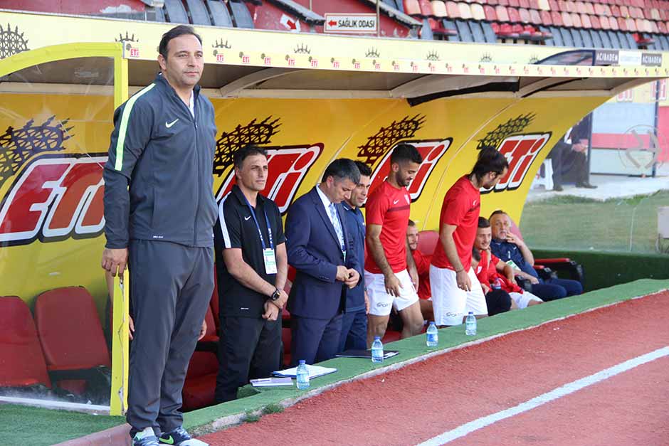 Eskişehirspor, TFF 1. Lig'in 6. haftasında sahasında Boluspor ile 1-1 berabere kaldı.