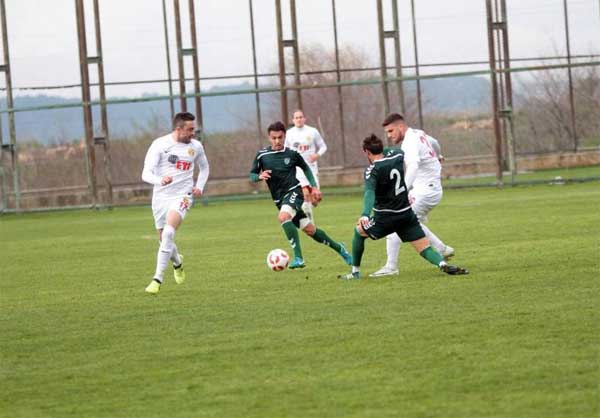 Eskişehirsporumuz, TFF 1.Lig’e verilen arada, Antalya kampındaki son hazırlık maçında TFF 2.Lig ekiplerinden Konya Anadolu Selçukspor’u 2-1 mağlup etti.