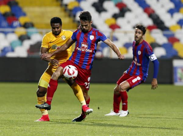 Eskişehirspor zorlu İzmir deplasmanında Altınordu ile 0-0 berabere kaldı. İşte maçtan fotoğraflar.