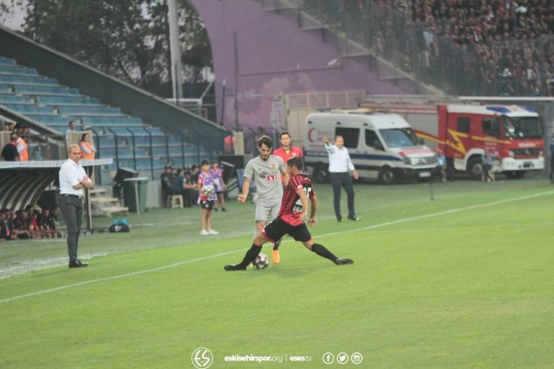 Eskişehirspor, TFF 1. Lig'de konuk olduğu Gençlerbirliği'ne 5-0 mağlup oldu