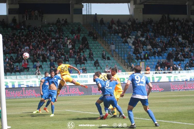 Spor Toto 1. Lig’in 30. Haftasında Eskişehirspor deplasmanda Çaykur Rizespor’a 4-1 mağlup oldu.
