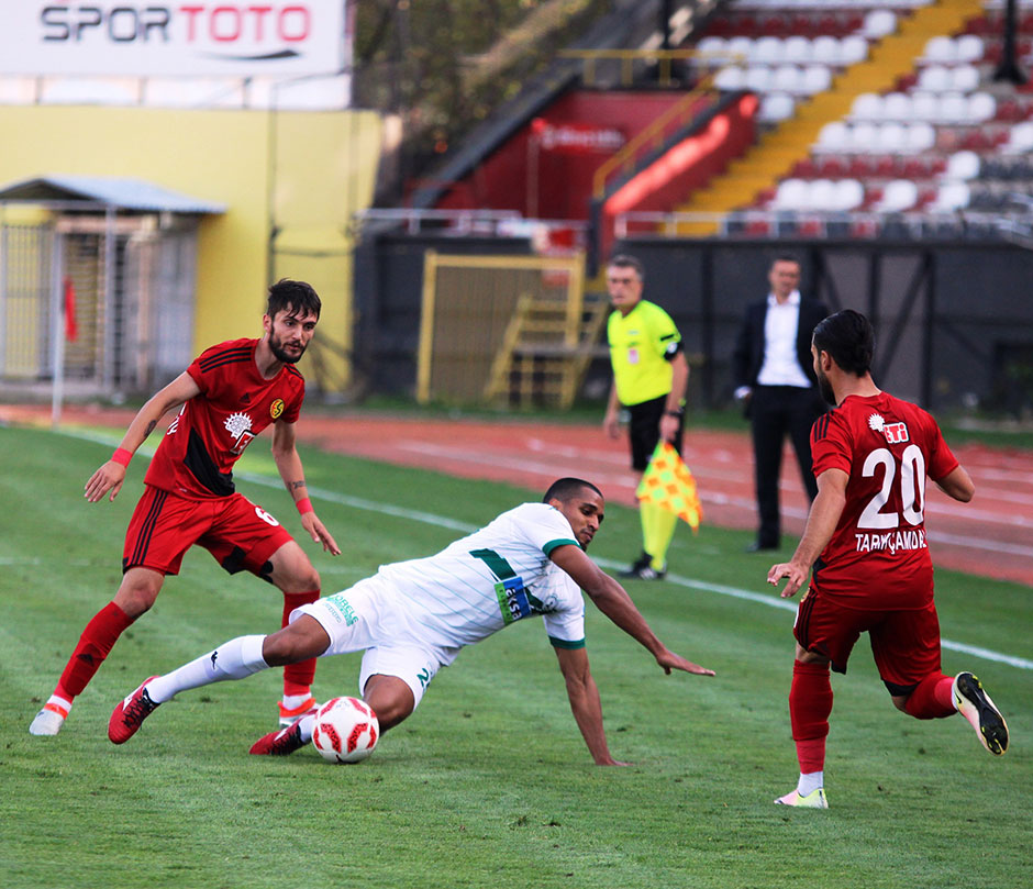 Eskişehirspor bugün Giresunspor karşısında 1-0 galip ayrılarak namağlup ünvanını korudu.