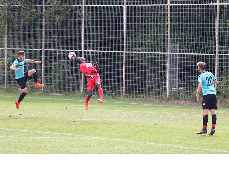 Bolu’da, kamp çalışmalarını sürdüren Spor Toto 1. Lig takımlarından Eskişehirspor, Hacettepe ile oynadığı ilk hazırlık maçında sahadan 4-2 galip ayrıldı. 