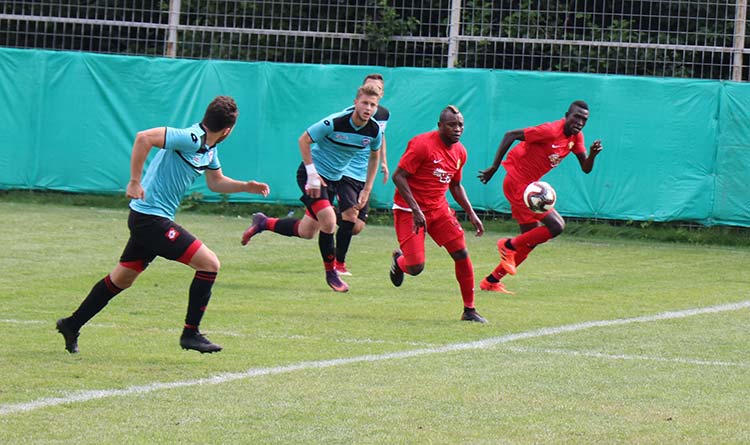 Bolu’da, kamp çalışmalarını sürdüren Spor Toto 1. Lig takımlarından Eskişehirspor, Hacettepe ile oynadığı ilk hazırlık maçında sahadan 4-2 galip ayrıldı. 