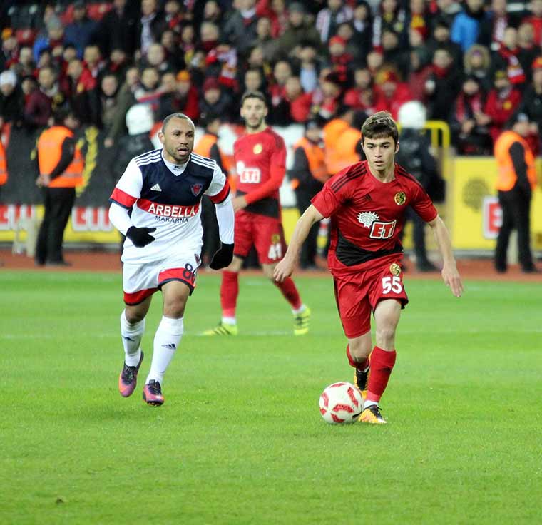 TFF 1. Lig’in 13. haftasında Eskişehirspor, evinde karşılaştığı Mersin İdmanyurdu’nu 6-0'lık skorla mağlup etti.