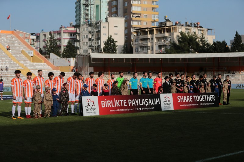 Eskişehirspor,  2017-18 sezonu Spor Toto 1 Lig kapanış maçında Eskişehirspor Adanaspor'u 3-0 yendi.
