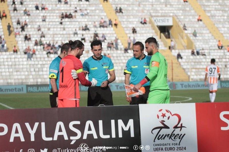 Eskişehirspor,  2017-18 sezonu Spor Toto 1 Lig kapanış maçında Eskişehirspor Adanaspor'u 3-0 yendi.
