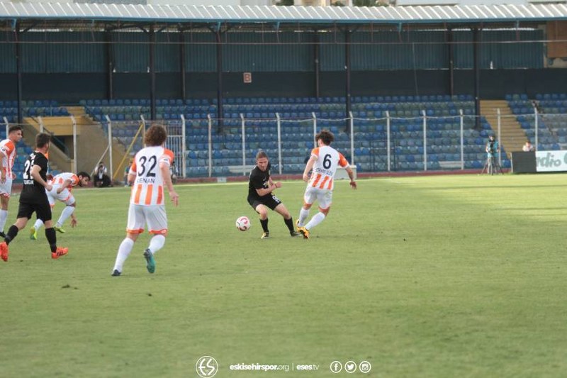 Eskişehirspor,  2017-18 sezonu Spor Toto 1 Lig kapanış maçında Eskişehirspor Adanaspor'u 3-0 yendi.
