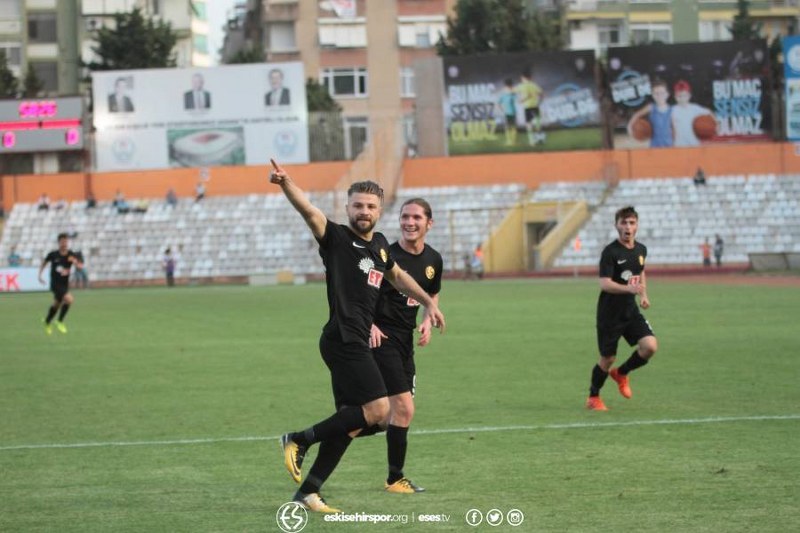 Eskişehirspor,  2017-18 sezonu Spor Toto 1 Lig kapanış maçında Eskişehirspor Adanaspor'u 3-0 yendi.
