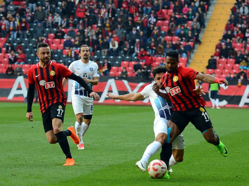 Spor Toto 1. Lig 25’inci haftasında Eskişehirspor, Adana Demirspor ile 2-2 berabere kaldı.
