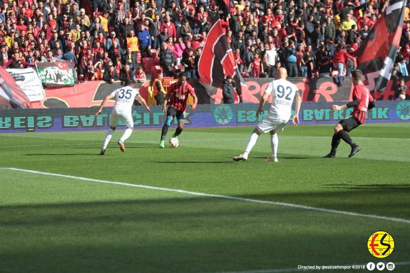 Spor Toto 1. Lig 25’inci haftasında Eskişehirspor, Adana Demirspor ile 2-2 berabere kaldı.
