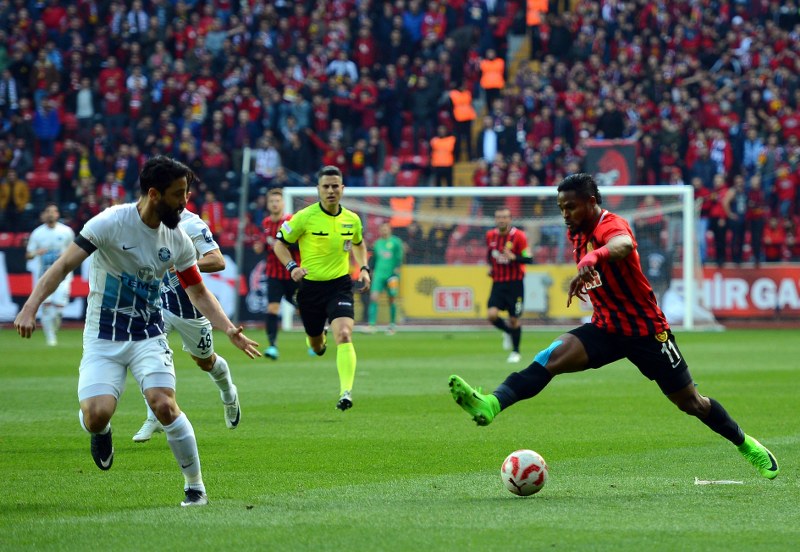 Spor Toto 1. Lig 25’inci haftasında Eskişehirspor, Adana Demirspor ile 2-2 berabere kaldı.
